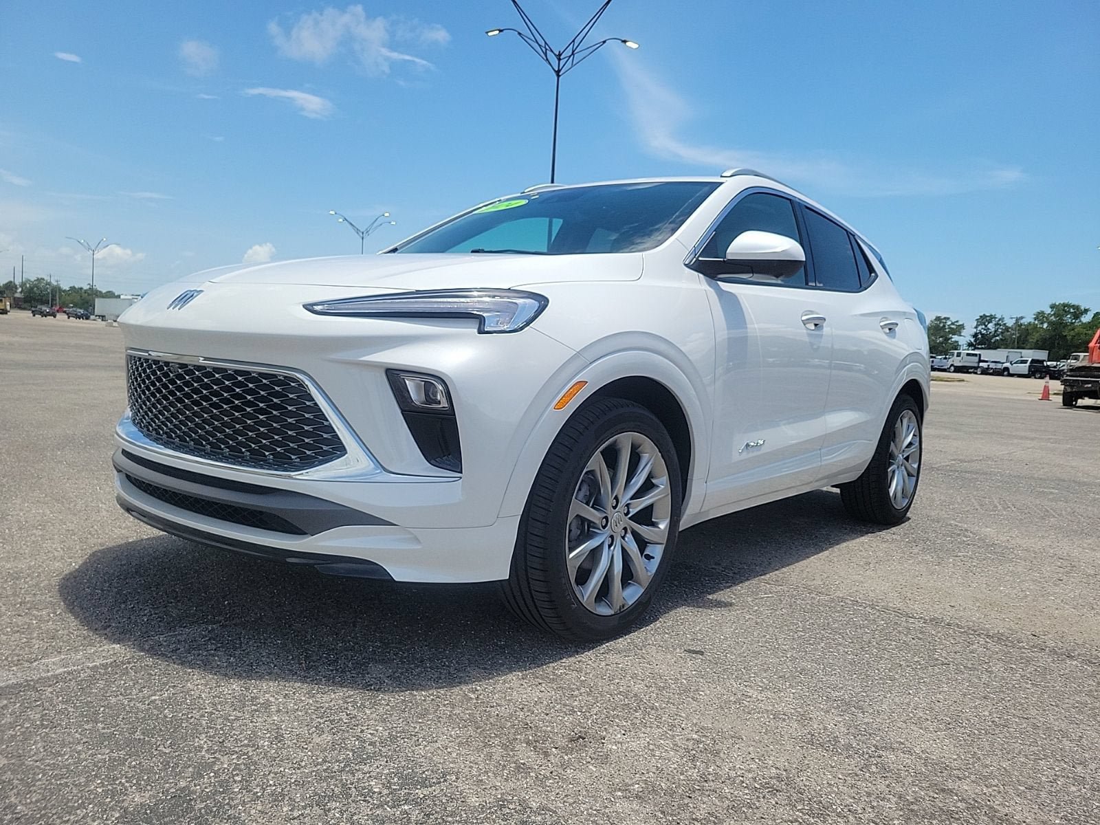 Used 2024 Buick Encore GX Avenir w/ Avenir Technology Package FWD image 2