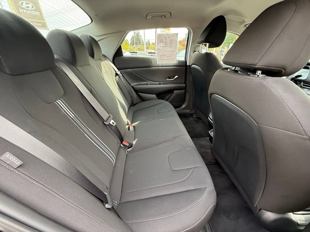 Certified 2025 Hyundai Elantra Hybrid FWD image 16