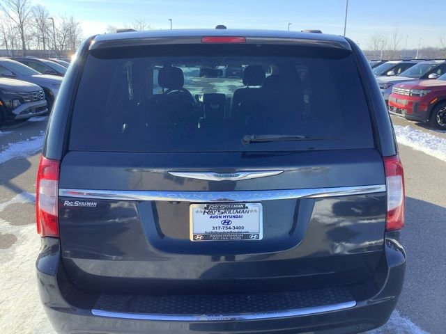 Used 2014 Chrysler Town & Country Touring-L w/ Driver Convenience Group image 6