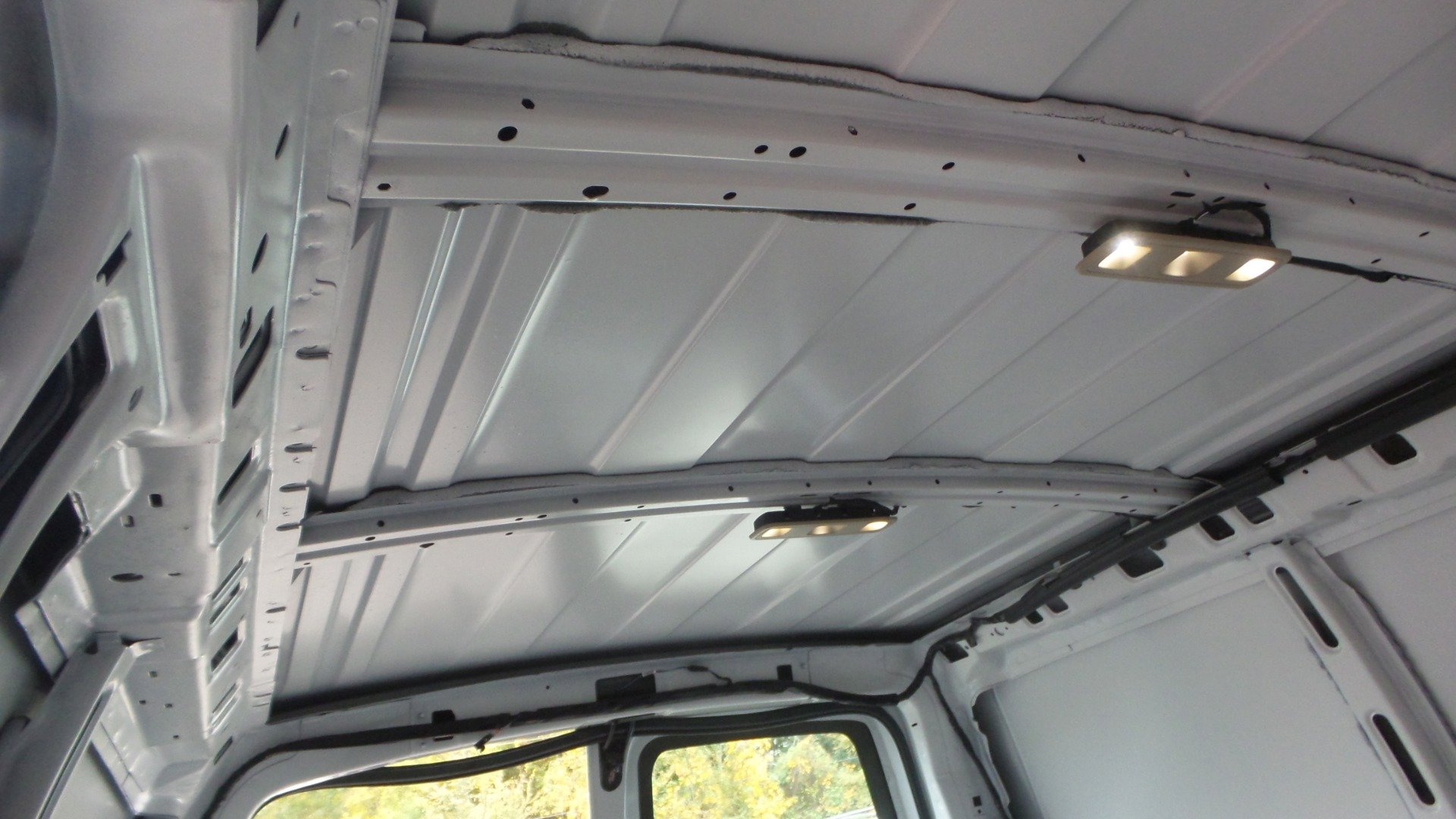 Used 2019 Chevrolet Express 2500 w/ Driver Convenience Package image 27