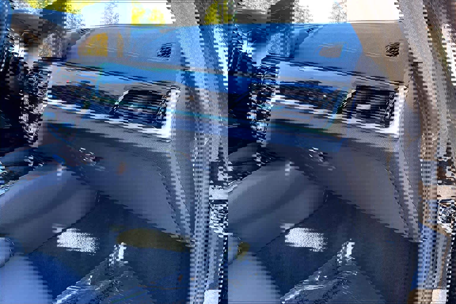 Used 2022 BMW 530i xDrive w/ Premium Package image 19