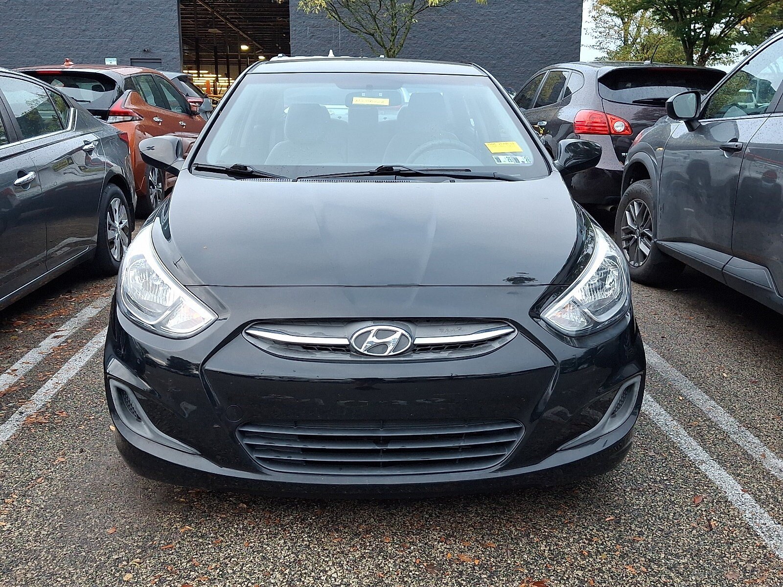 Used 2016 Hyundai Accent SE w/ Option Group 02 FWD image 2