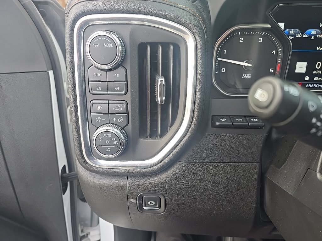Used 2023 GMC Sierra 3500 AT4 w/ AT4 Premium Plus Package AWD/4WD image 11