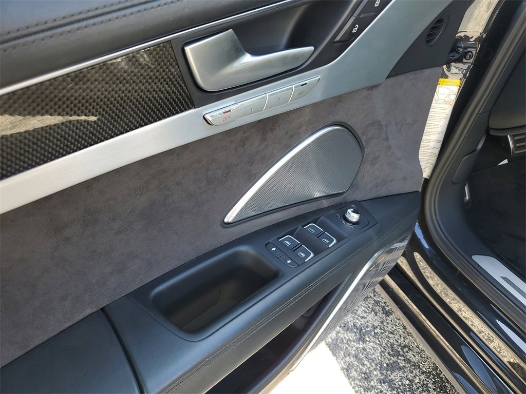 Used 2015 Audi S8 w/ Full Leather Package image 20