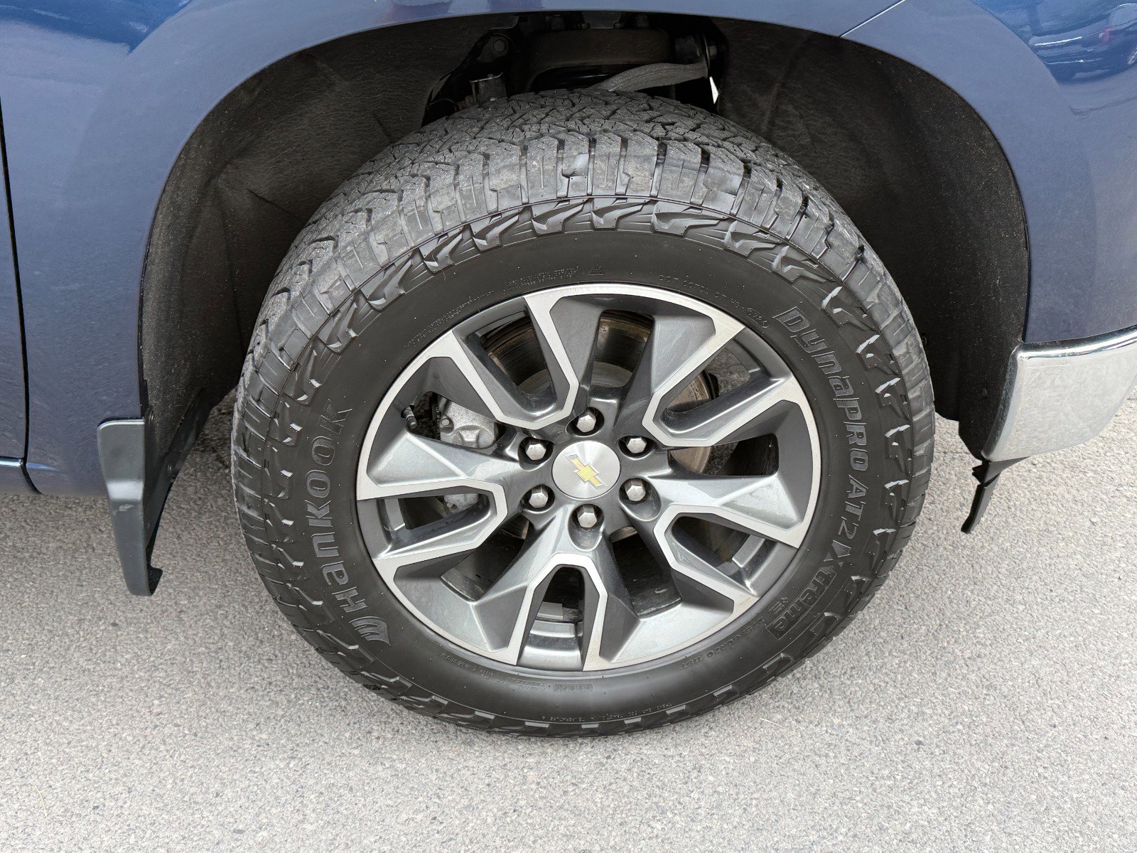 Used 2022 Chevrolet Silverado 1500 LT AWD/4WD image 12