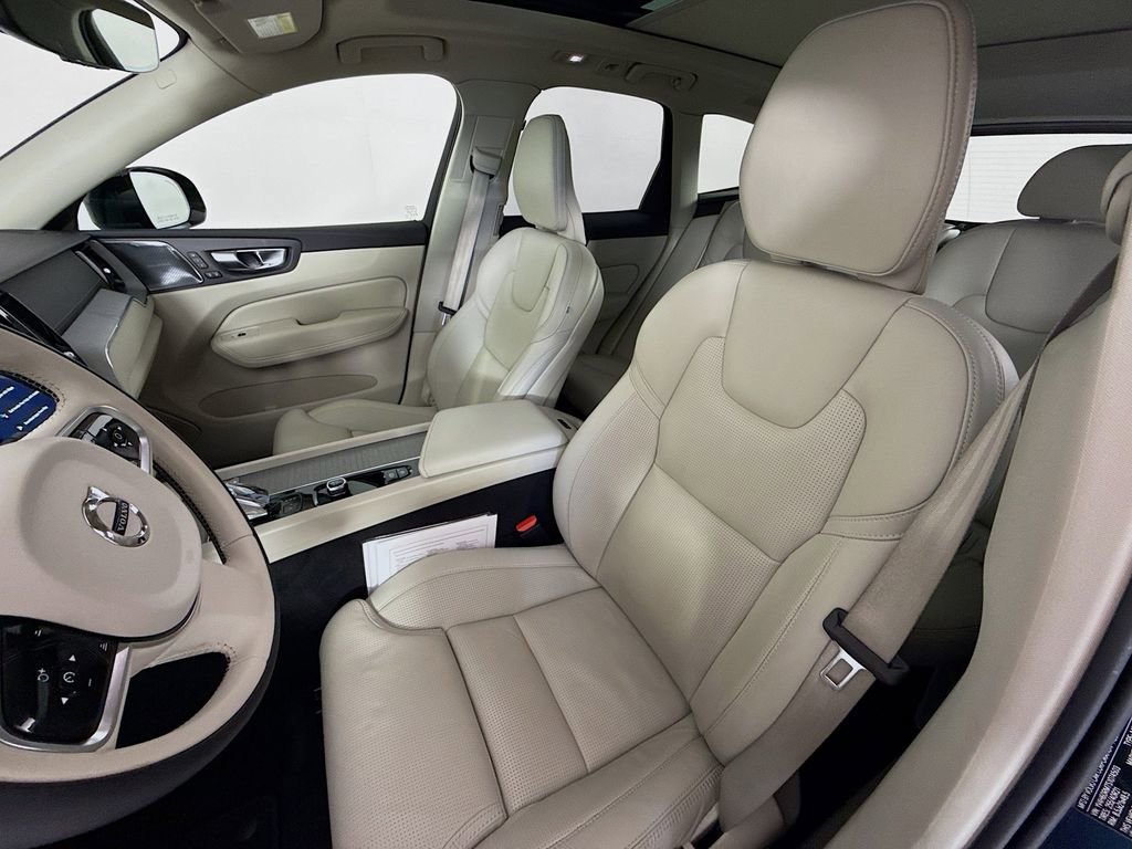 Used 2025 Volvo XC60 T8 Ultra w/ Protection Package Premier image 5