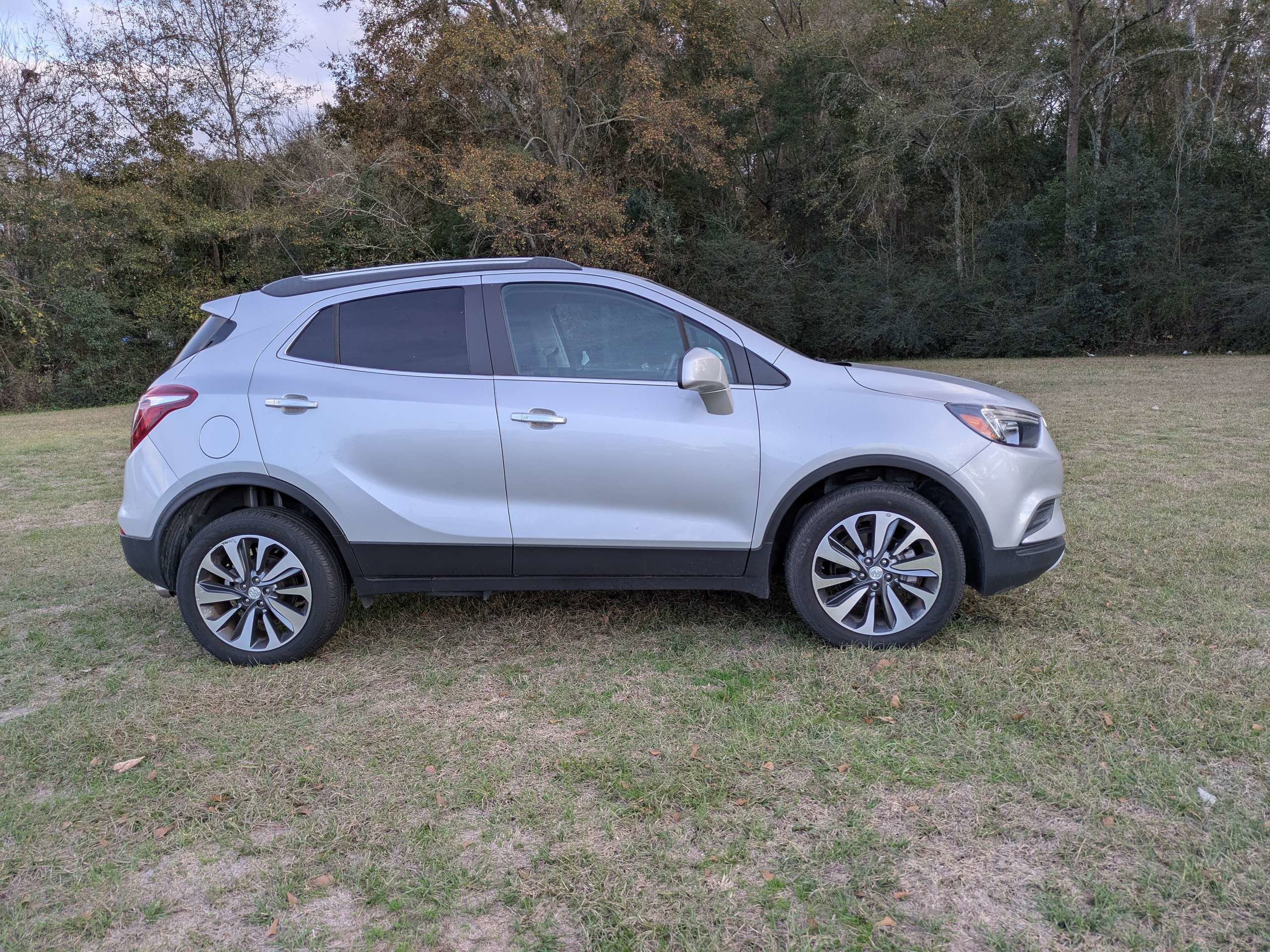 Used 2022 Buick Encore Preferred w/ Safety Package image 3