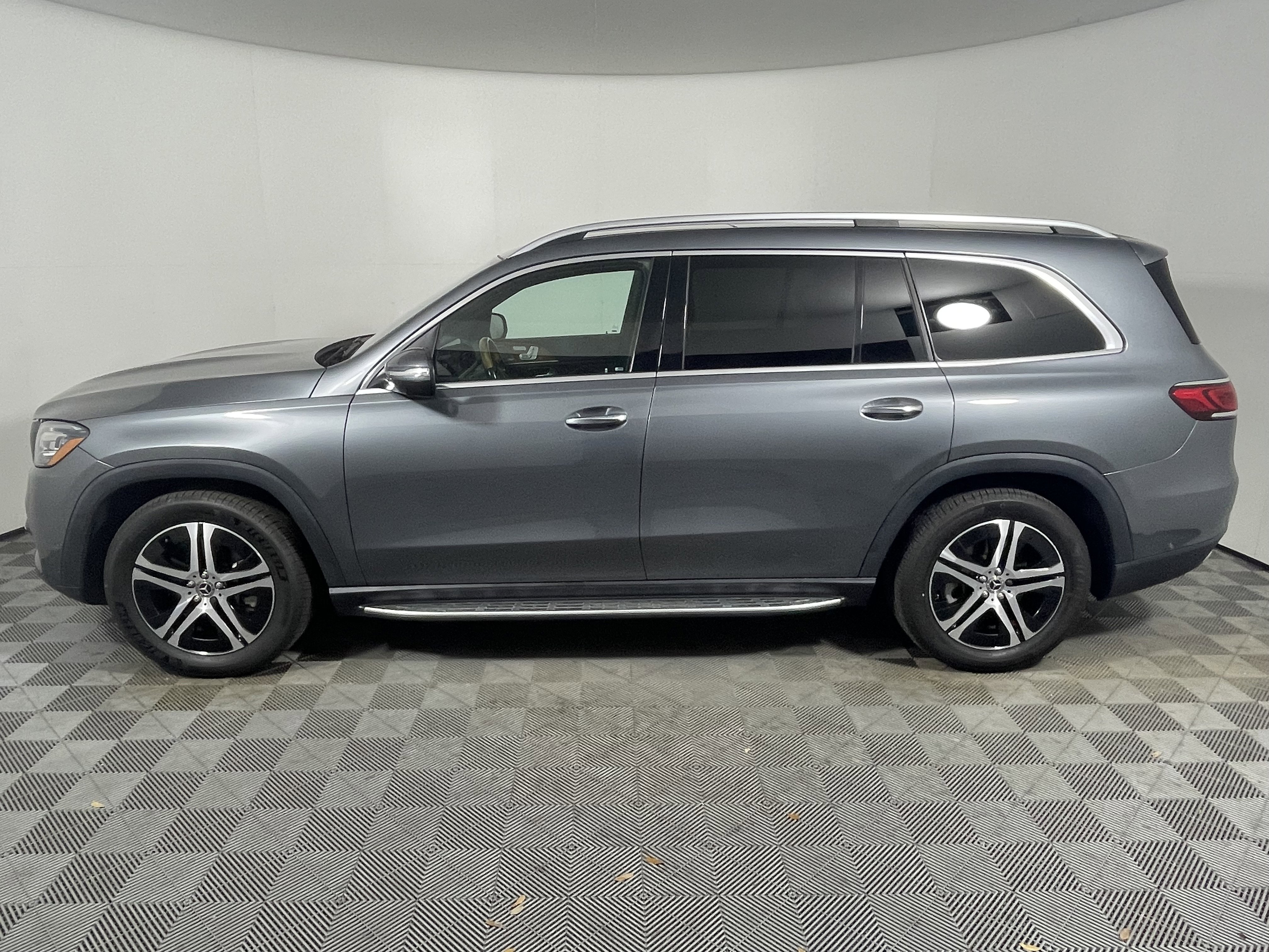 Certified 2023 Mercedes-Benz GLS 450 4MATIC image 2