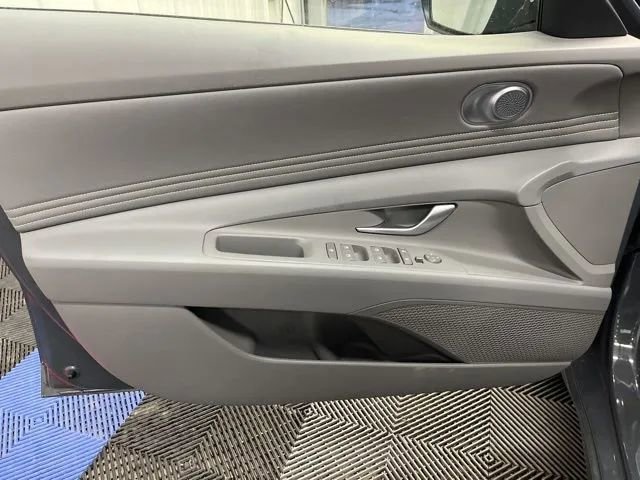 Used 2026 Hyundai Elantra Sport image 8