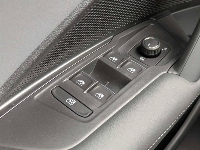 New 2026 Volkswagen Tiguan SE R-Line FWD image 26