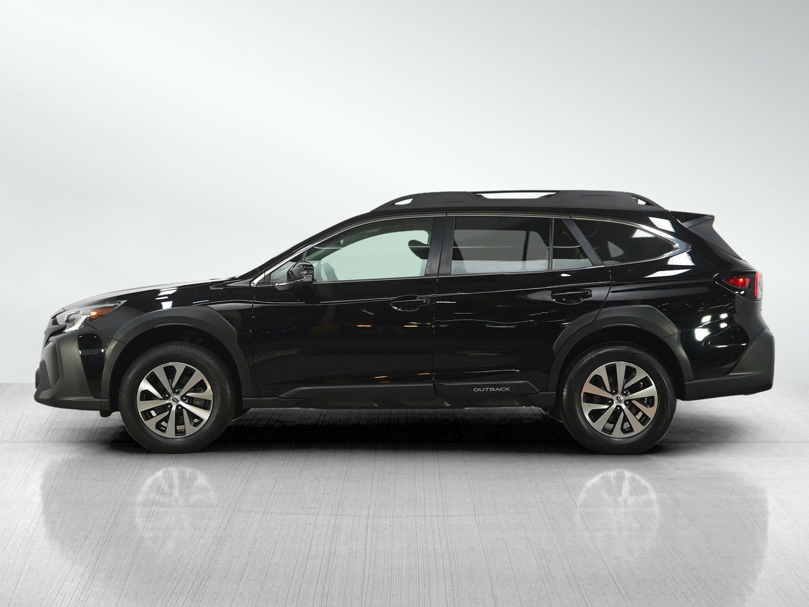 Used 2023 Subaru Outback Premium AWD/4WD image 2