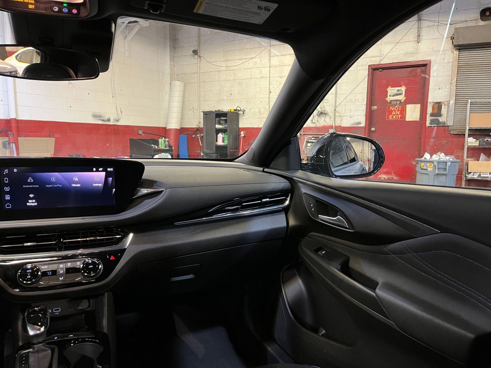 Used 2025 Buick Envista Sport Touring image 34