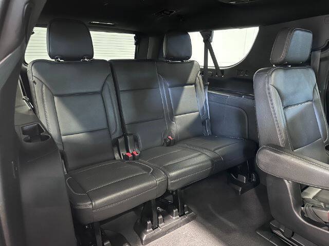 Used 2023 GMC Yukon XL Denali w/ Denali Reserve Package AWD/4WD image 29