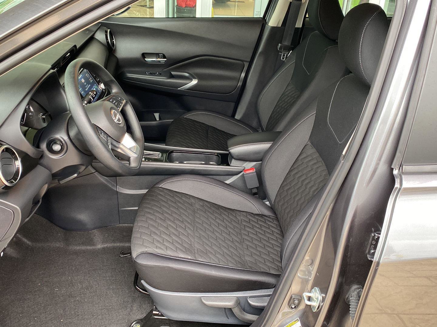 Certified 2023 Nissan Kicks SV FWD image 18