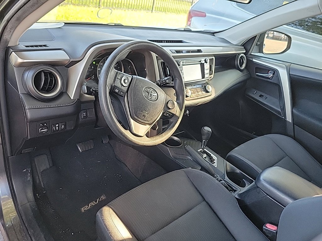 Used 2014 Toyota RAV4 XLE AWD/4WD image 8