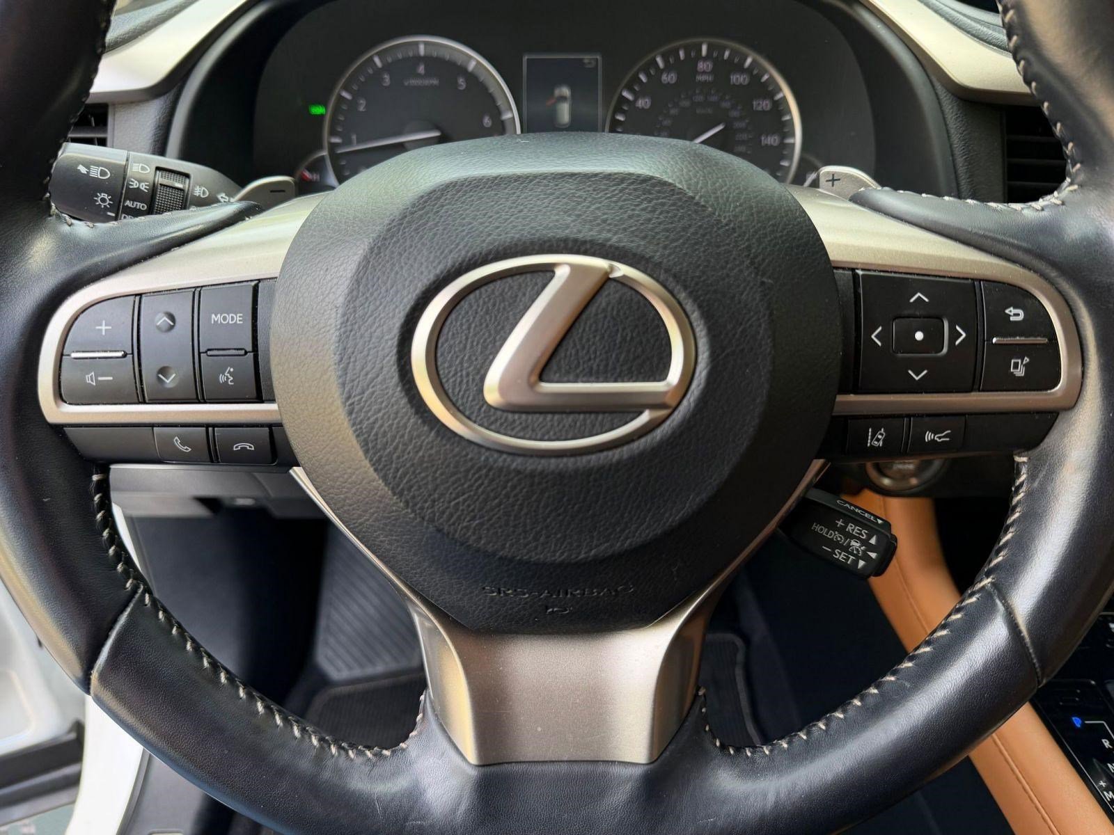 Used 2022 Lexus RX 350L Premium w/ Premium Package AWD/4WD image 18