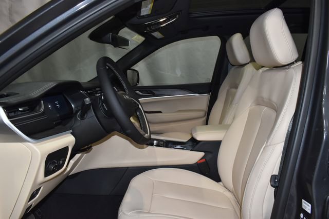 New 2025 Jeep Grand Cherokee Limited w/ Trailer Tow Package image 10