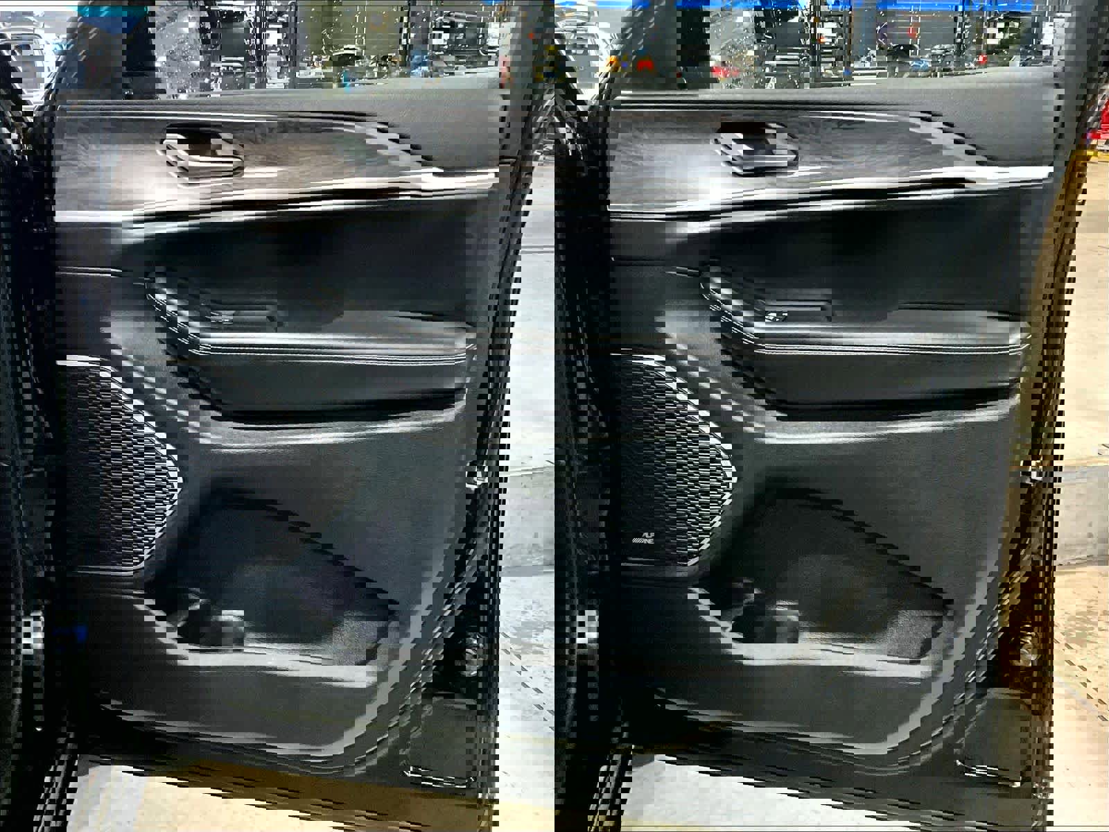 Used 2021 Jeep Grand Cherokee L Limited w/ Luxury Tech Group II image 12