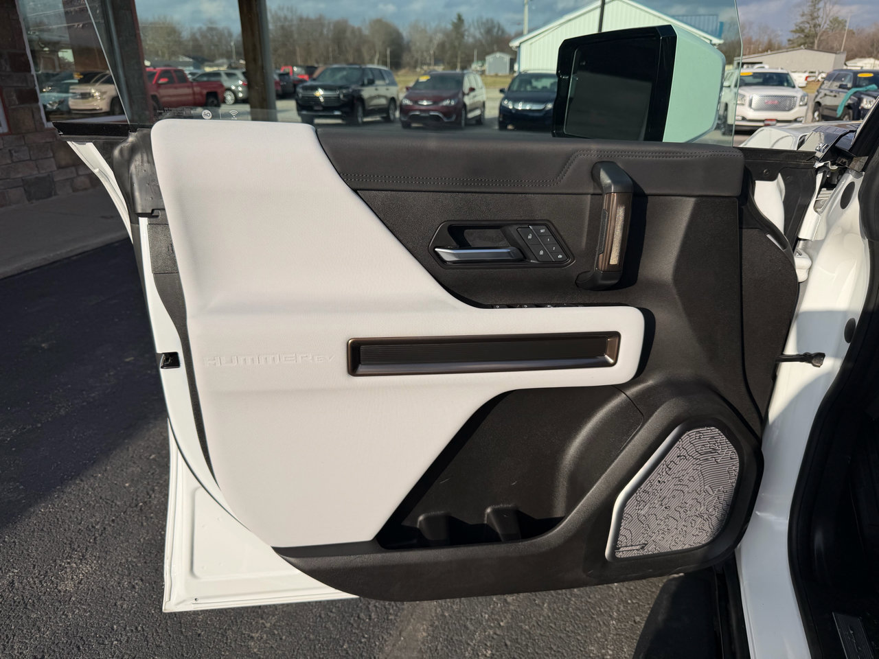 Used 2025 GMC Hummer EV 2X w/ LPO, Cargo Utility Package image 14