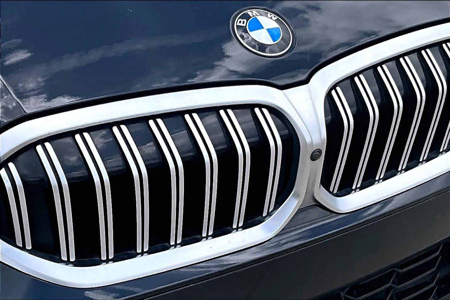 Used 2023 BMW 330i Sedan w/ M Sport Package RWD image 29