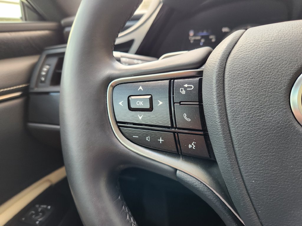 Certified 2022 Lexus ES 350 w/ Premium Package FWD image 28