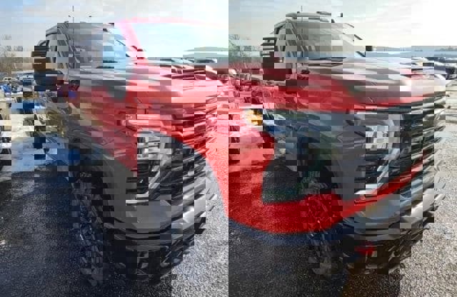 Used 2025 Chevrolet Silverado 2500 LT w/ Trail Boss Package image 2