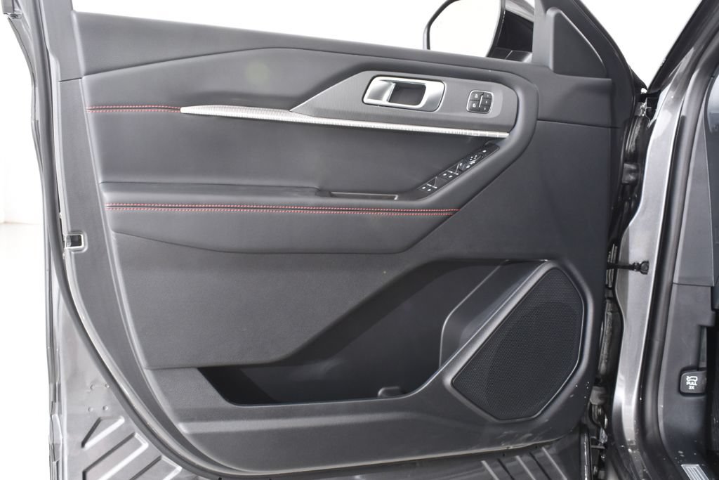 New 2026 Ford Explorer ST-Line w/ ST-Line Street Pack AWD/4WD image 26