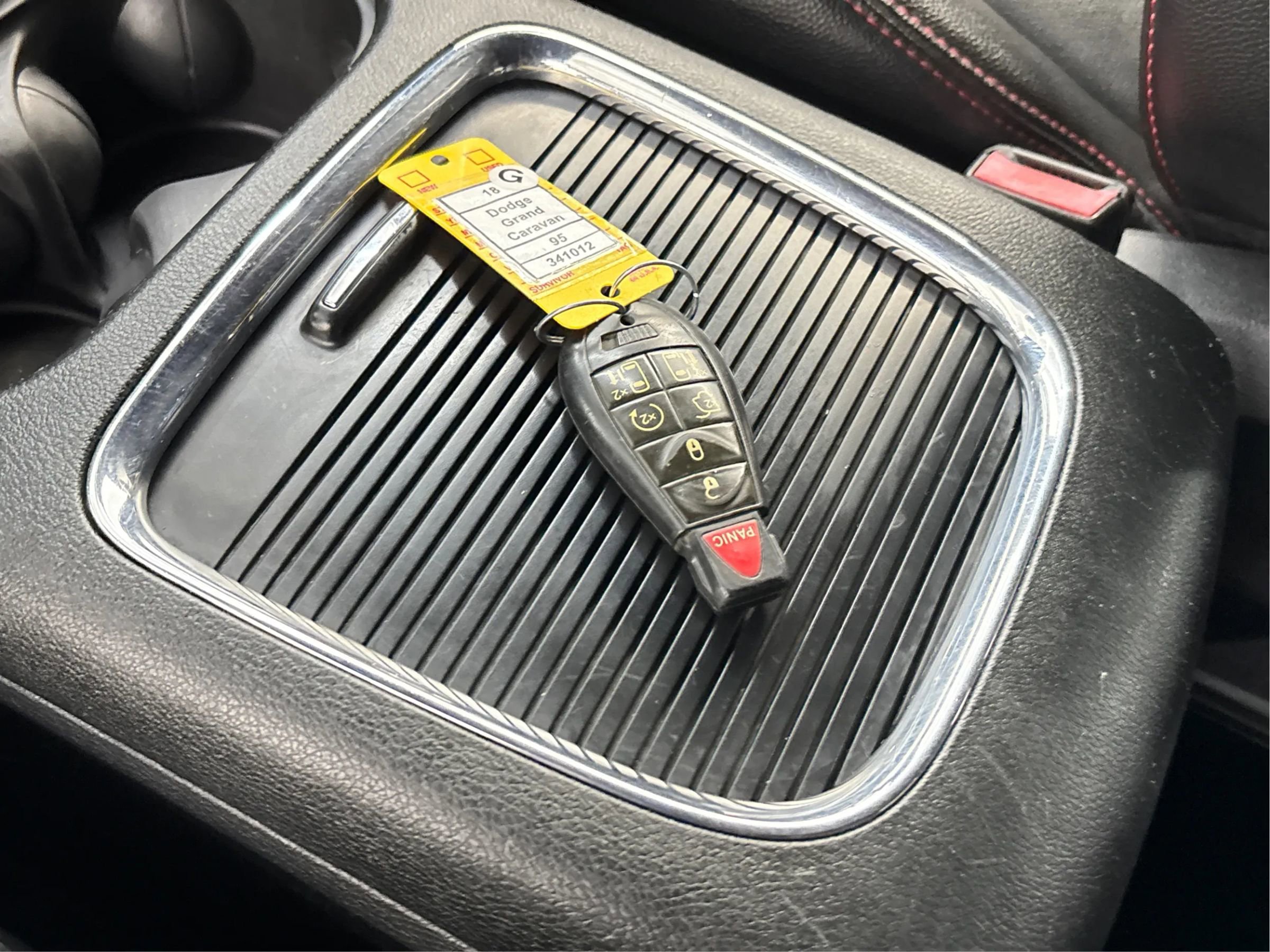 Used 2018 Dodge Grand Caravan GT FWD image 39