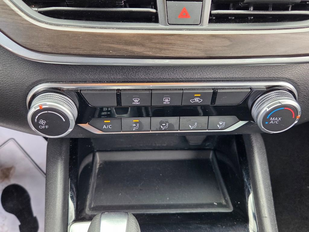 Used 2024 Nissan Altima 2.5 SV image 17