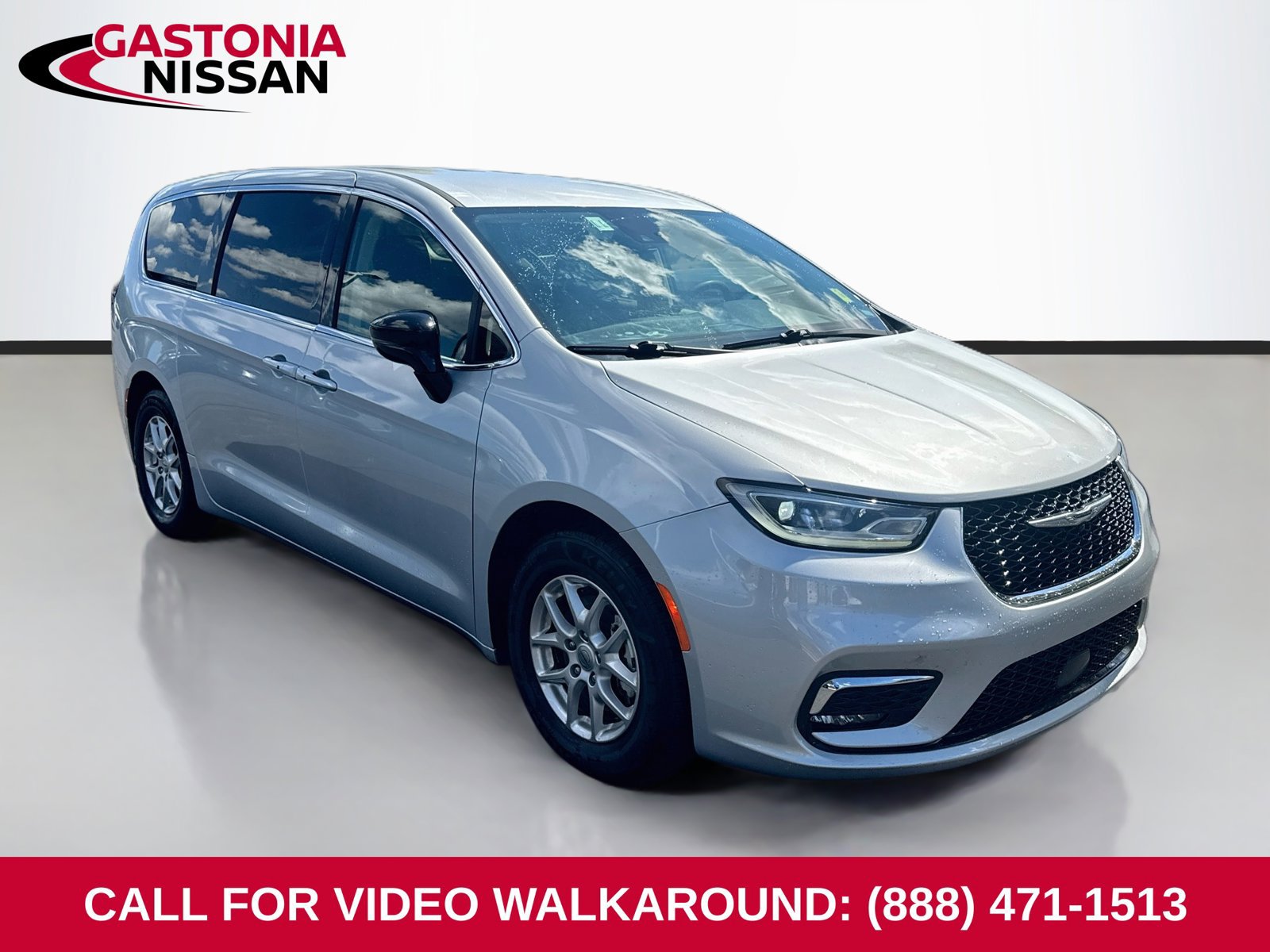 Used 2024 Chrysler Pacifica Touring-L