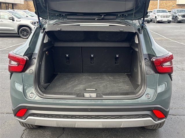 Used 2026 Chevrolet Trax LT w/ Sunroof Package FWD image 25