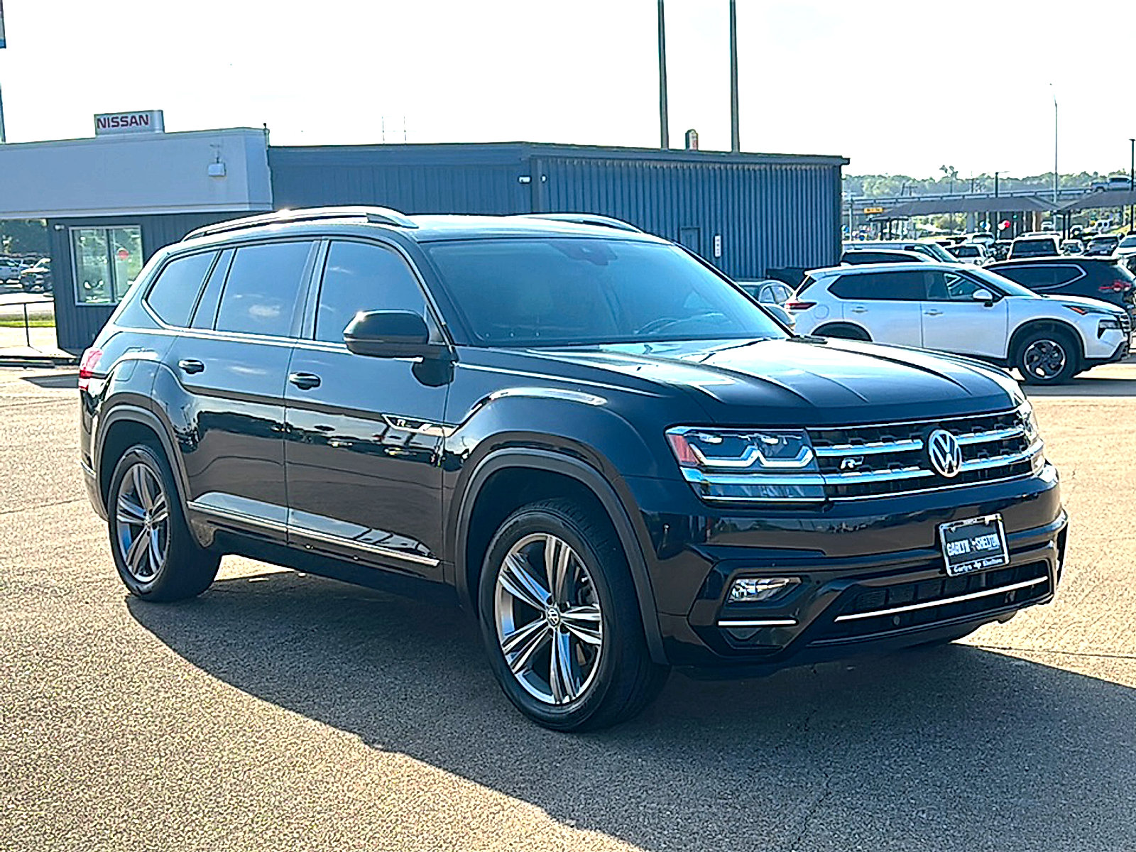 Used 2018 Volkswagen Atlas SEL w/ R-Line Package AWD/4WD image 10