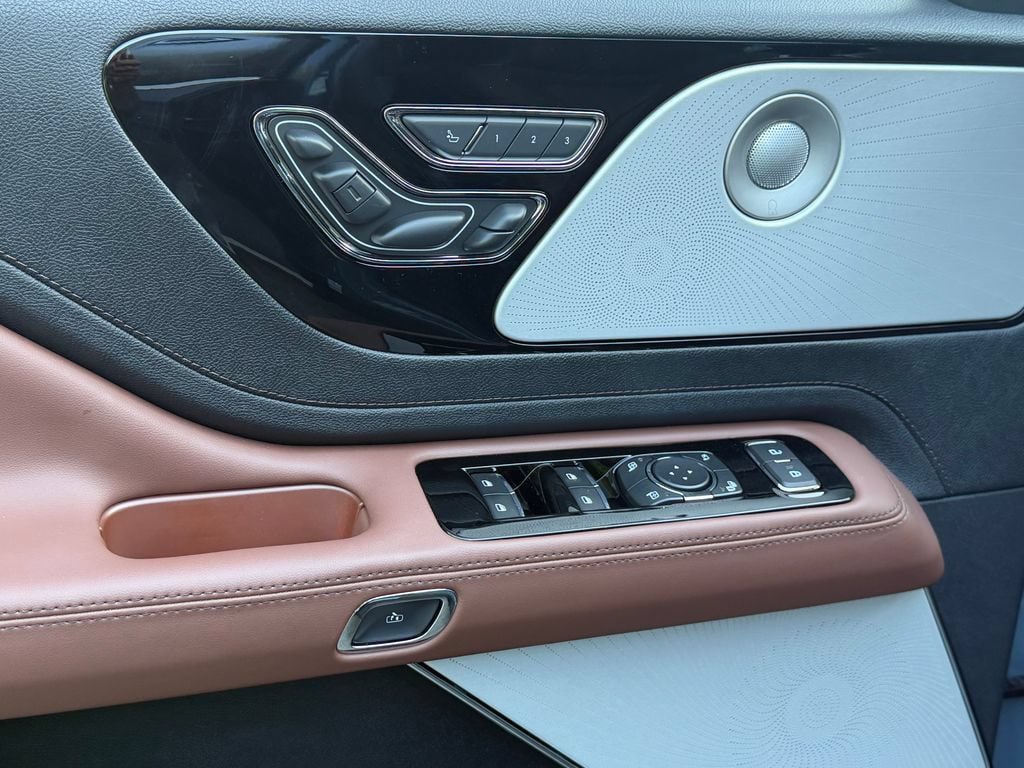 New 2026 Lincoln Aviator Reserve AWD/4WD image 19