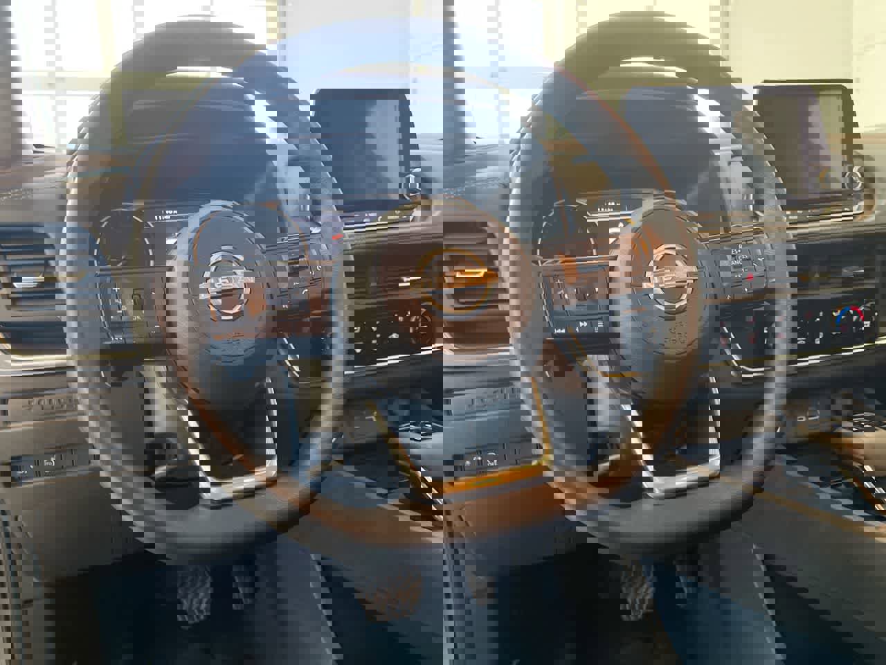 Used 2023 Nissan Rogue S image 14