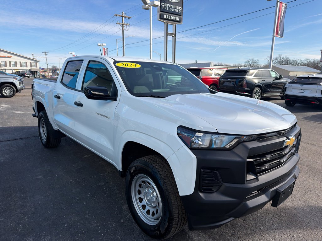 Used 2024 Chevrolet Colorado W/T w/ Advanced Trailering Package image 3