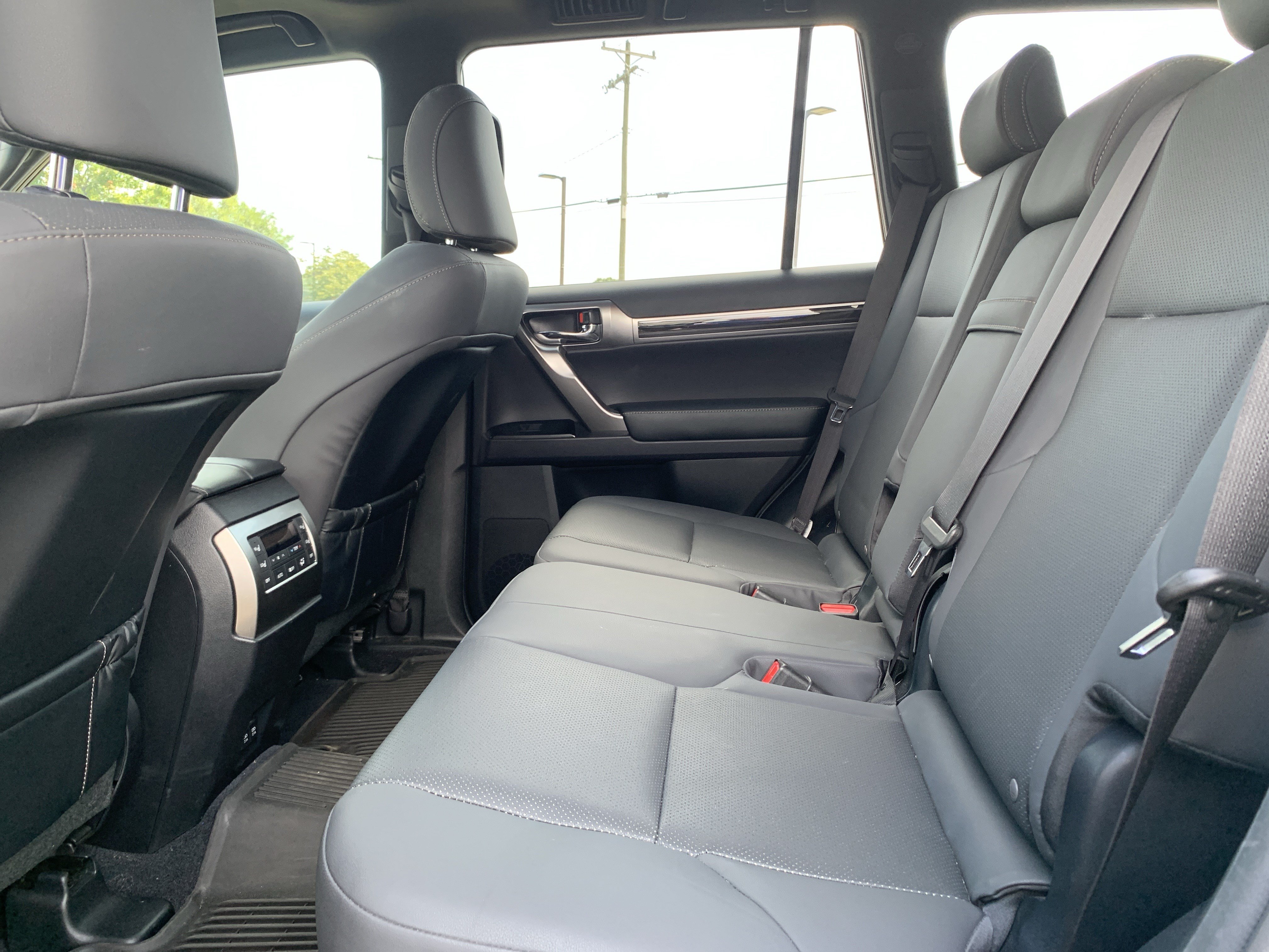 Used 2023 Lexus GX 460 Premium w/ Premium Package AWD/4WD image 32