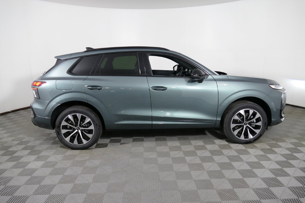 New 2026 Audi Q3 quattro 2.0T AWD/4WD image 2