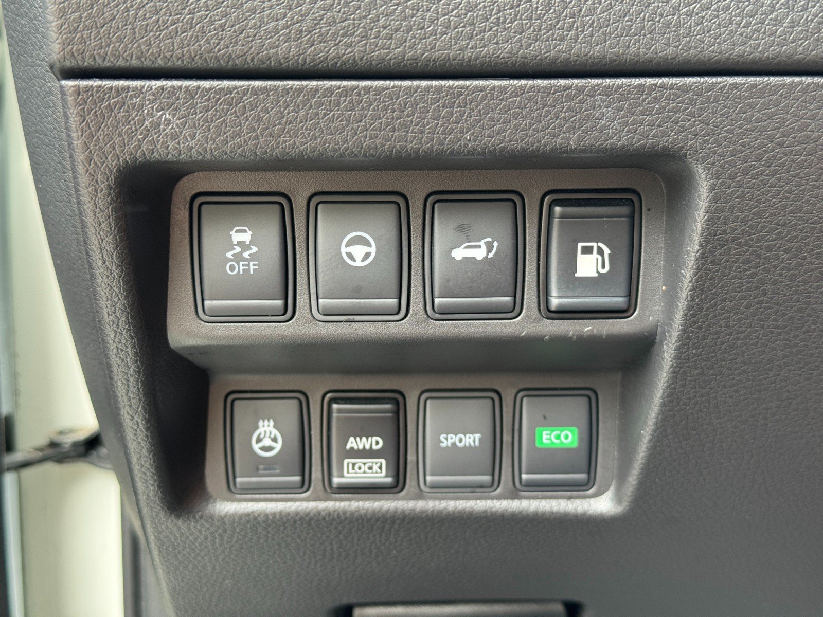 Used 2018 Nissan Rogue SL w/ Premium Package AWD/4WD image 18