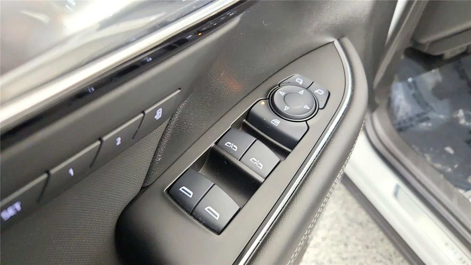 Used 2024 Buick Envision Preferred image 30