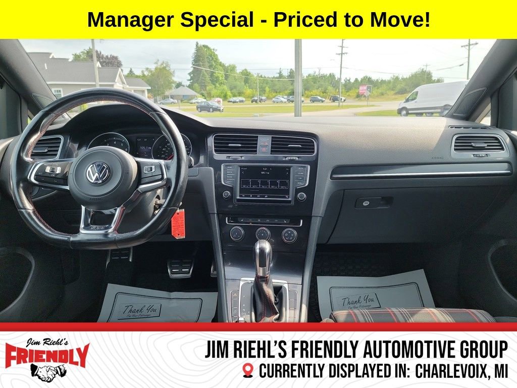 Used 2016 Volkswagen Golf S image 13