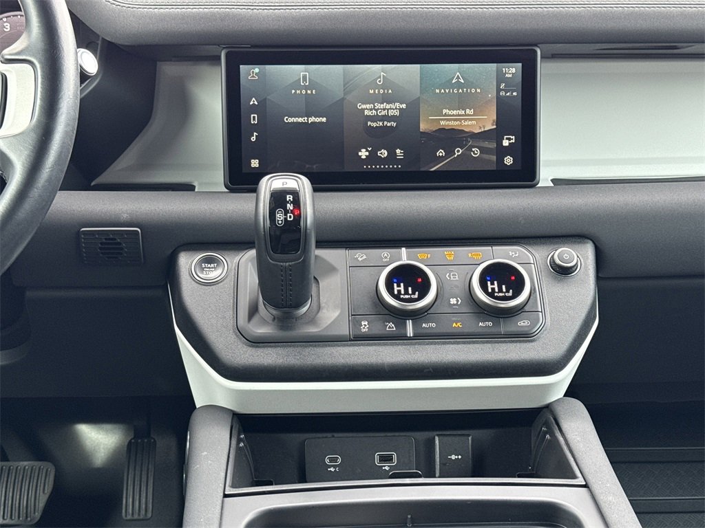 Used 2023 Land Rover Defender 110 S image 10