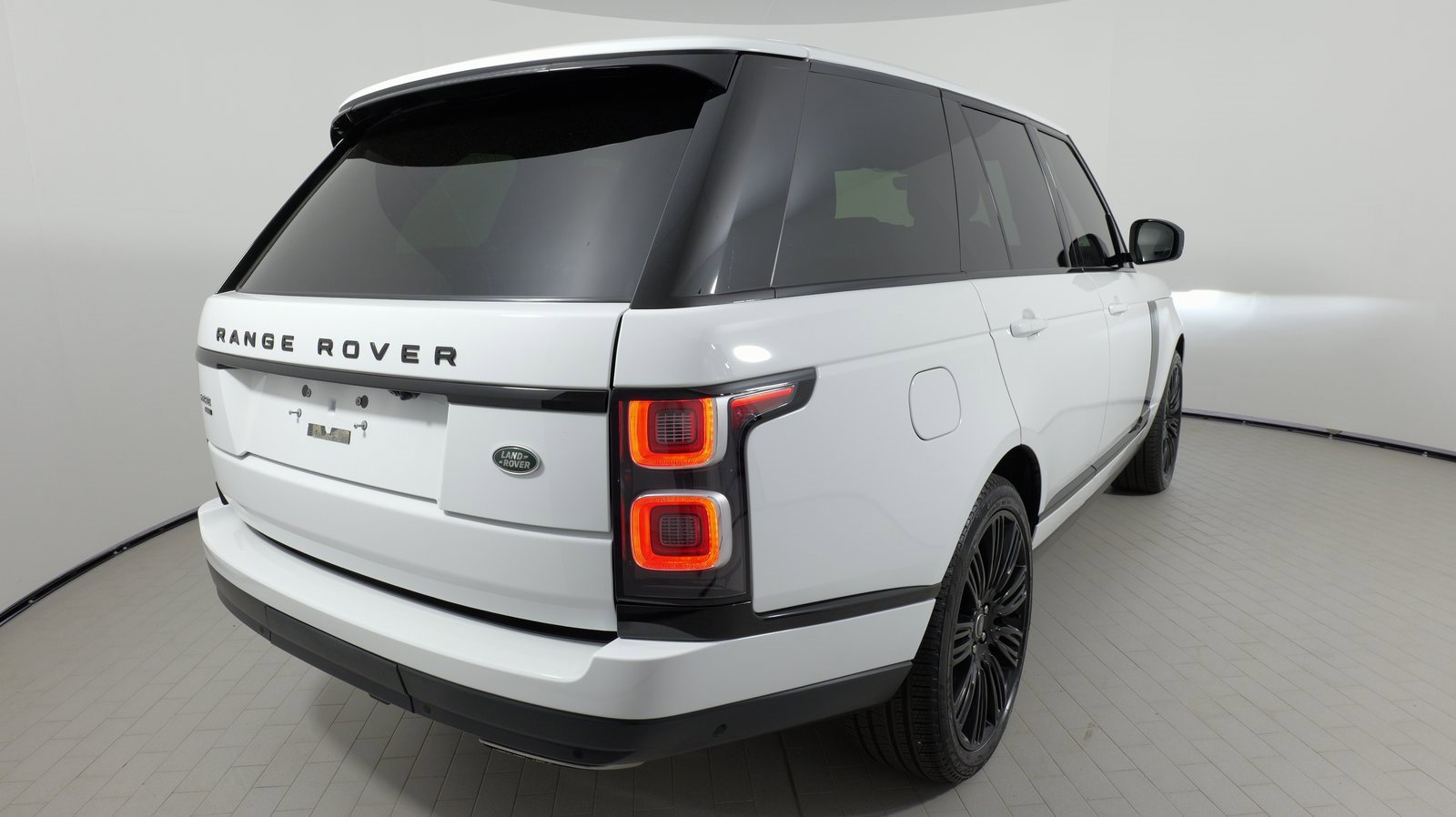 Used 2022 Land Rover Range Rover Westminster Edition image 11