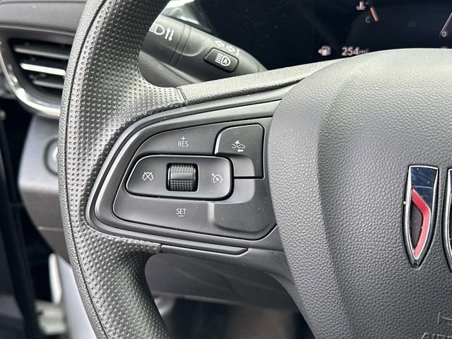Used 2025 Buick Envista Preferred image 27