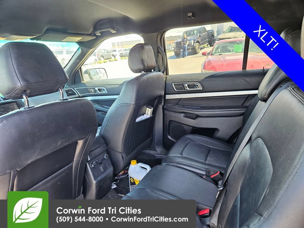 Used 2016 Ford Explorer XLT w/ Equipment Group 202A AWD/4WD image 2