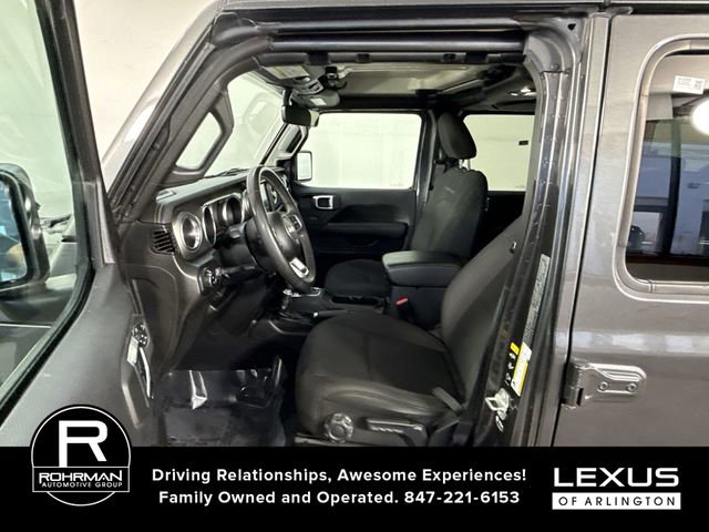 Used 2023 Jeep Gladiator Overland AWD/4WD image 4