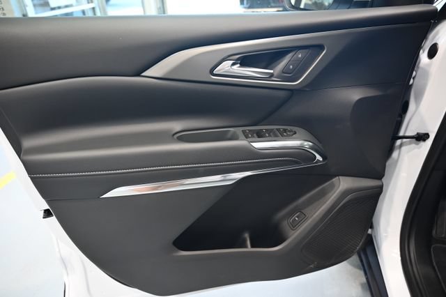 New 2027 Chevrolet Traverse LT w/ Sun and Wheel Package FWD image 28