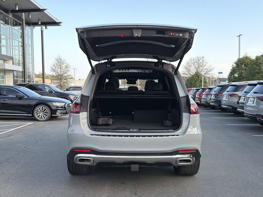 New 2026 Mercedes-Benz GLS 580 4MATIC image 14