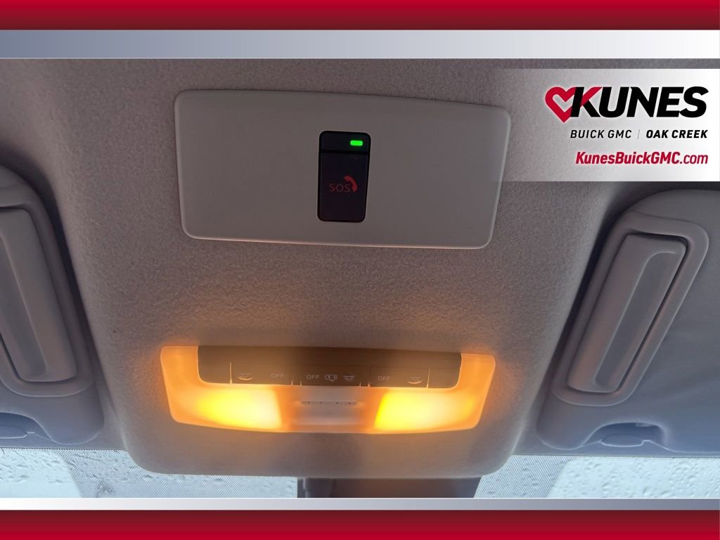 Used 2024 Nissan Versa SR image 19