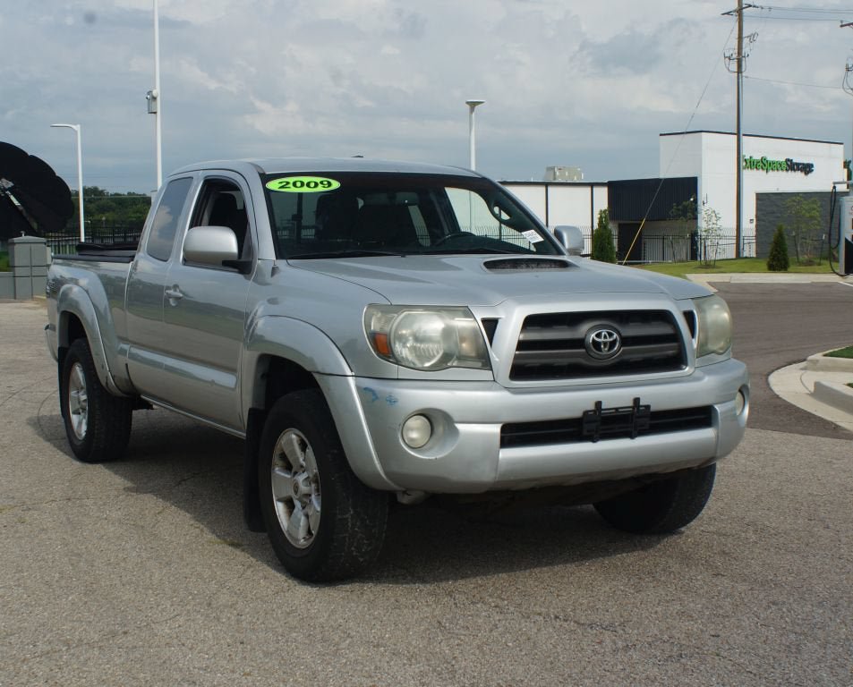 Used 2009 Toyota Tacoma PreRunner RWD image 2