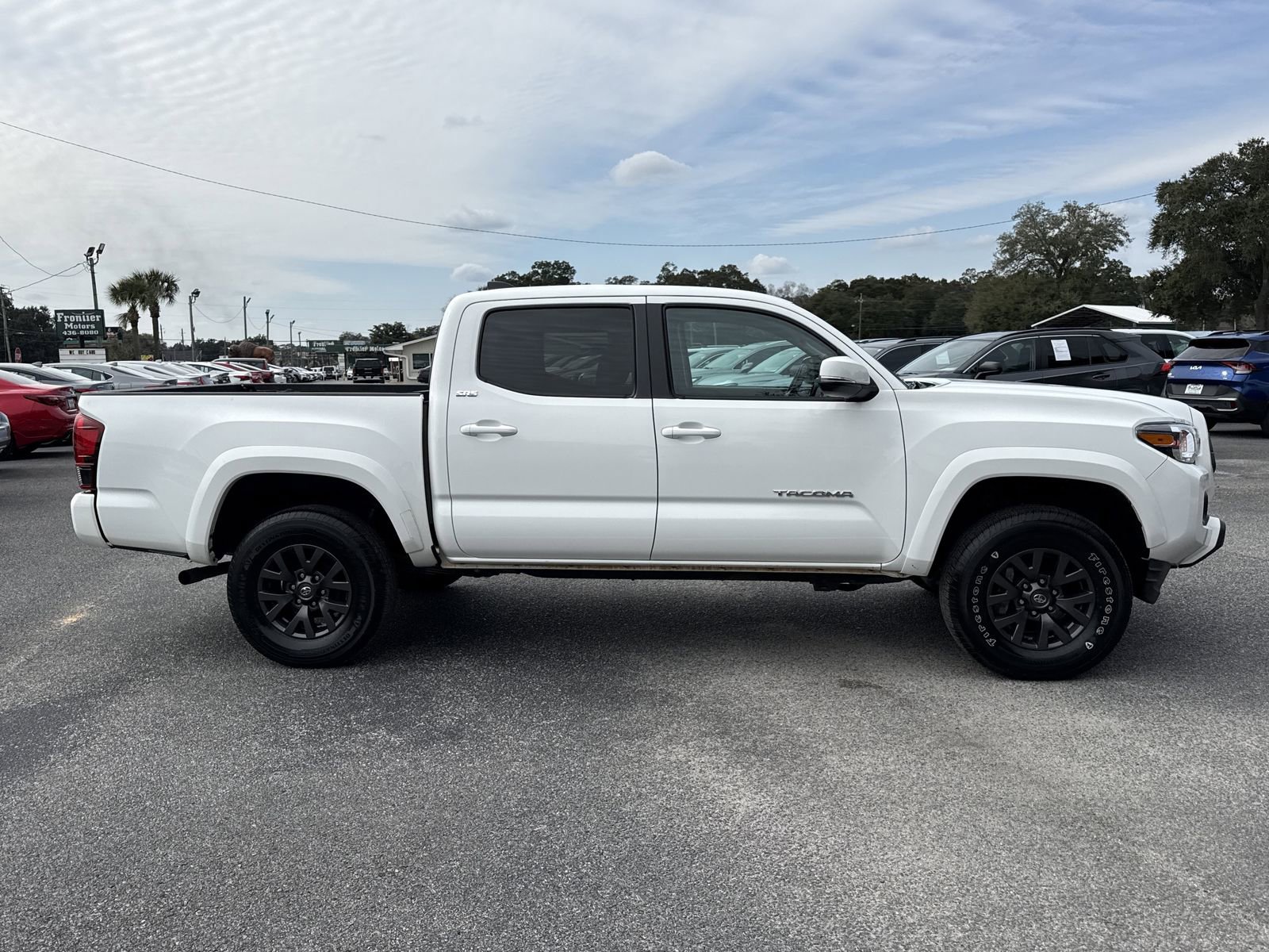Used 2023 Toyota Tacoma SR5 w/ Technology Package AWD/4WD image 6